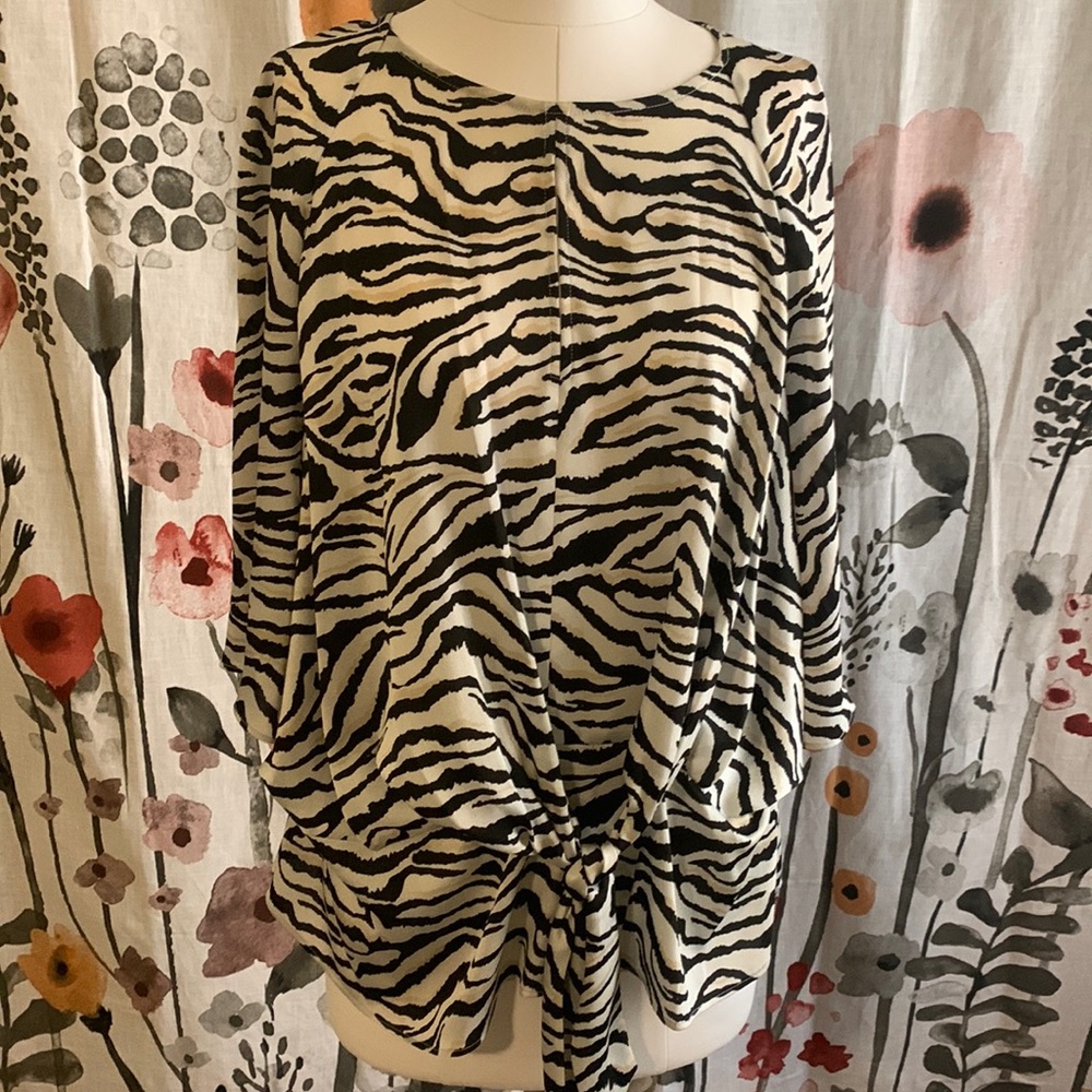 Animal print Vince Camuto top